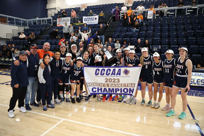 2023 Women's Basketball team winning state championships