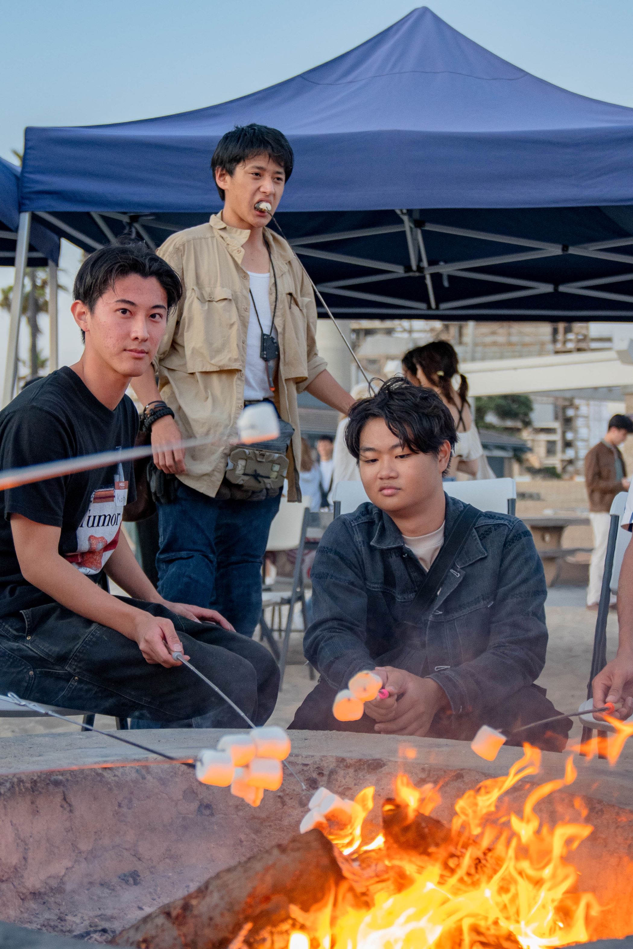 Group of students eating s'mores